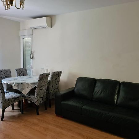 Habitacion Con Bano Privado- En Casa Familiar Beatriz Valencia Eksteriør billede