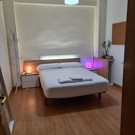 Habitacion Con Bano Privado- En Casa Familiar Beatriz Valencia Eksteriør billede