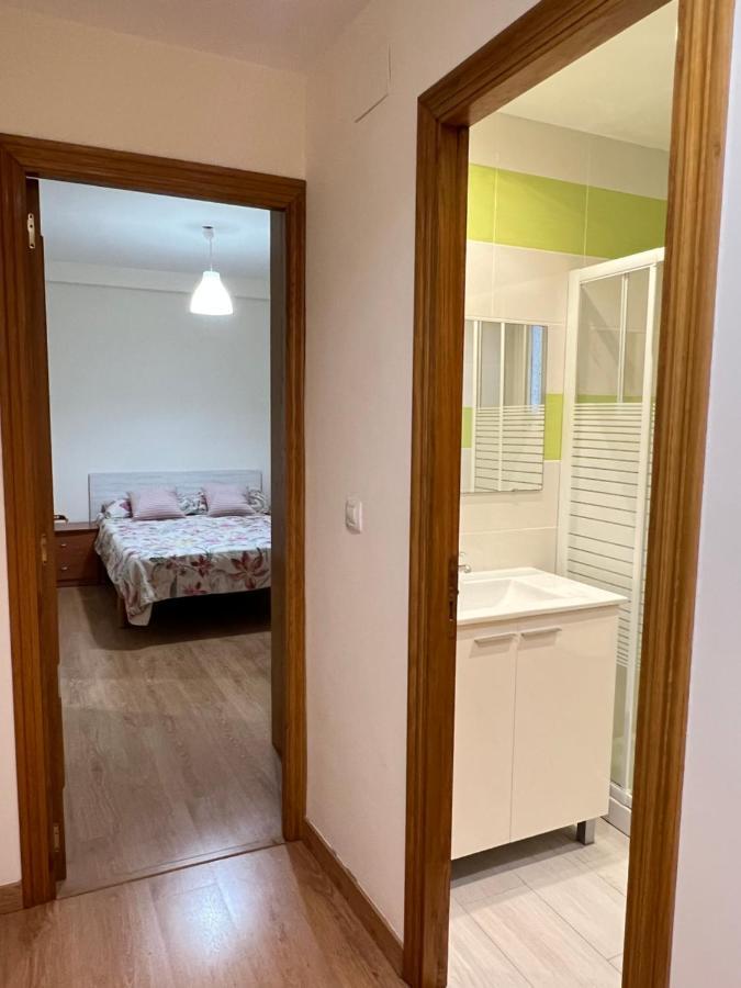 Habitacion Con Bano Privado- En Casa Familiar Beatriz Valencia Eksteriør billede