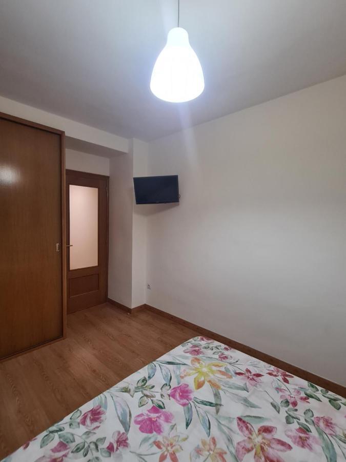 Habitacion Con Bano Privado- En Casa Familiar Beatriz Valencia Eksteriør billede