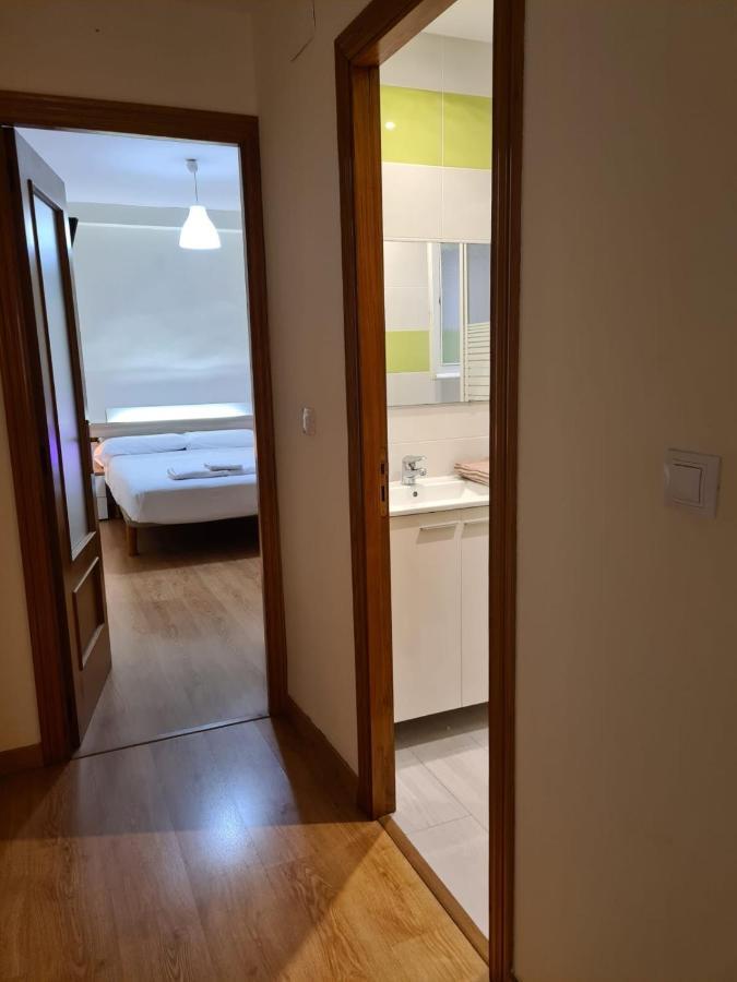 Habitacion Con Bano Privado- En Casa Familiar Beatriz Valencia Eksteriør billede