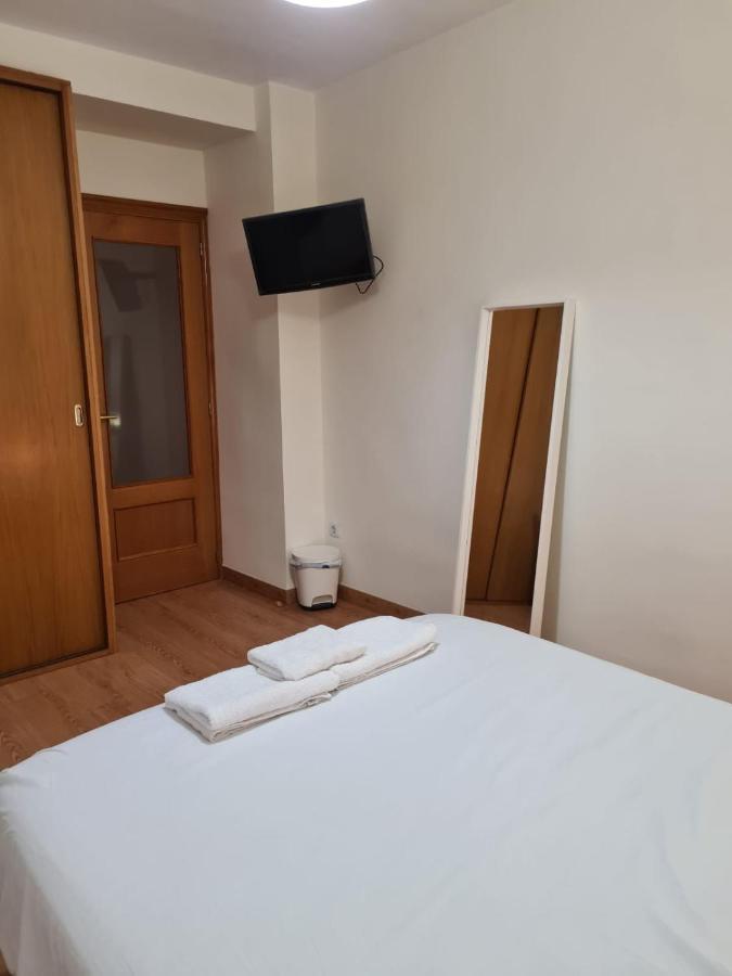 Habitacion Con Bano Privado- En Casa Familiar Beatriz Valencia Eksteriør billede